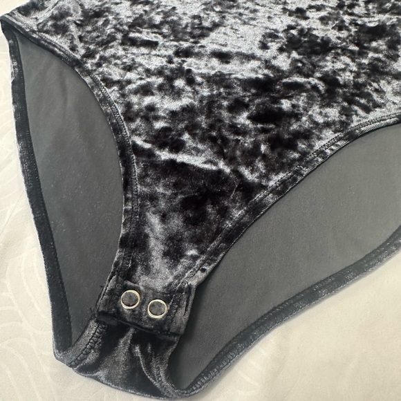 Forever 21 Gray Velvet Bodysuit - Picture 4 of 7